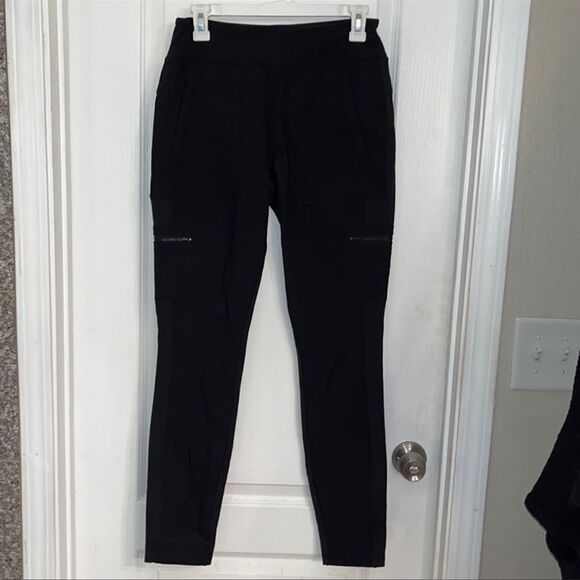 Athleta Headlands Hybrid Cargo Pant Black 6 - Picture 7 of 8
